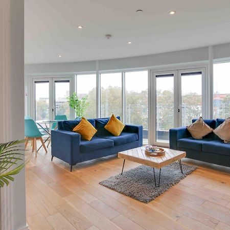 New London Life Executive Apartments Челмсфорд Екстериор снимка