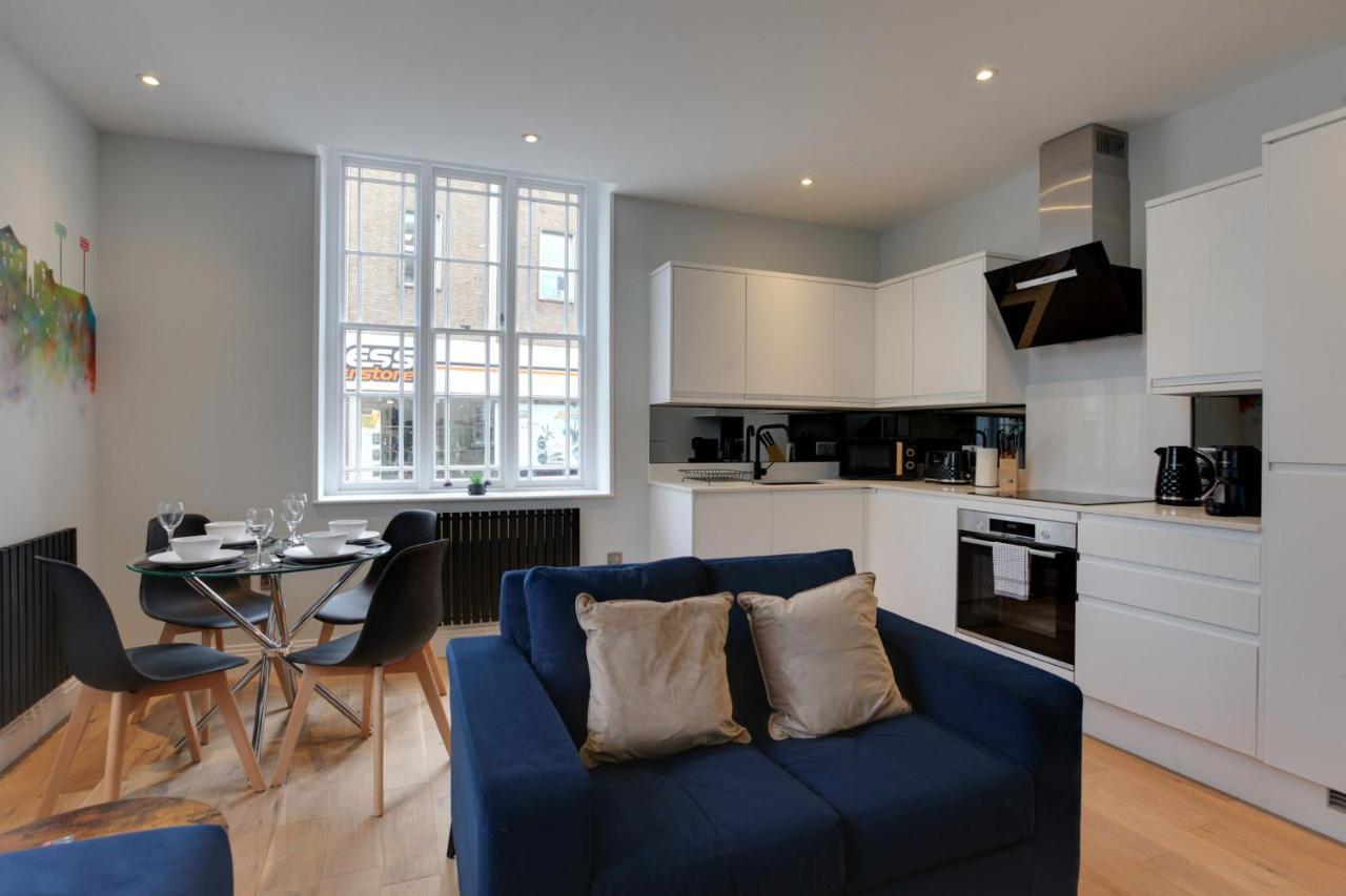 New London Life Executive Apartments Челмсфорд Екстериор снимка