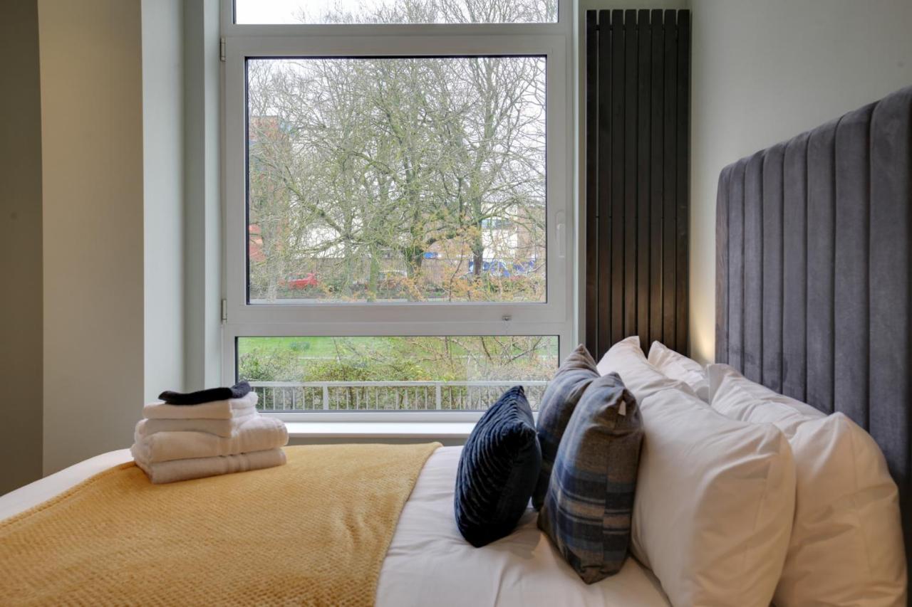 New London Life Executive Apartments Челмсфорд Екстериор снимка