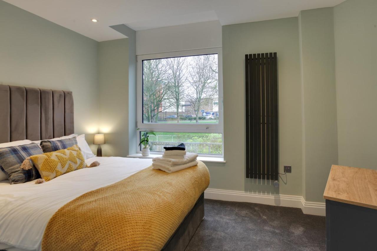 New London Life Executive Apartments Челмсфорд Екстериор снимка