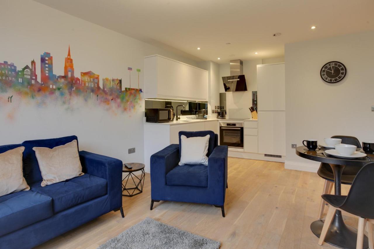 New London Life Executive Apartments Челмсфорд Екстериор снимка