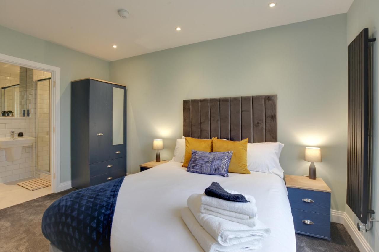 New London Life Executive Apartments Челмсфорд Екстериор снимка