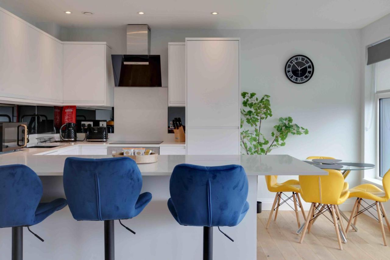 New London Life Executive Apartments Челмсфорд Екстериор снимка