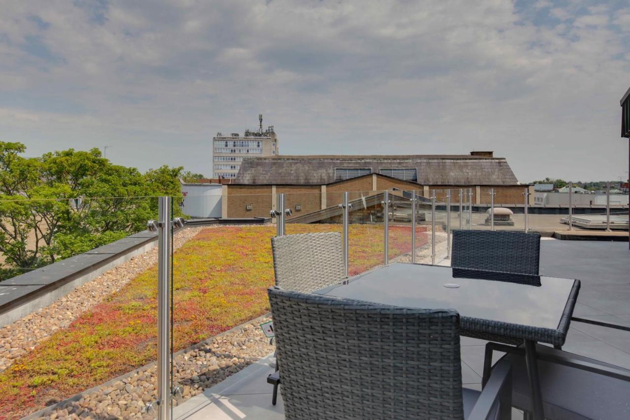 New London Life Executive Apartments Челмсфорд Екстериор снимка