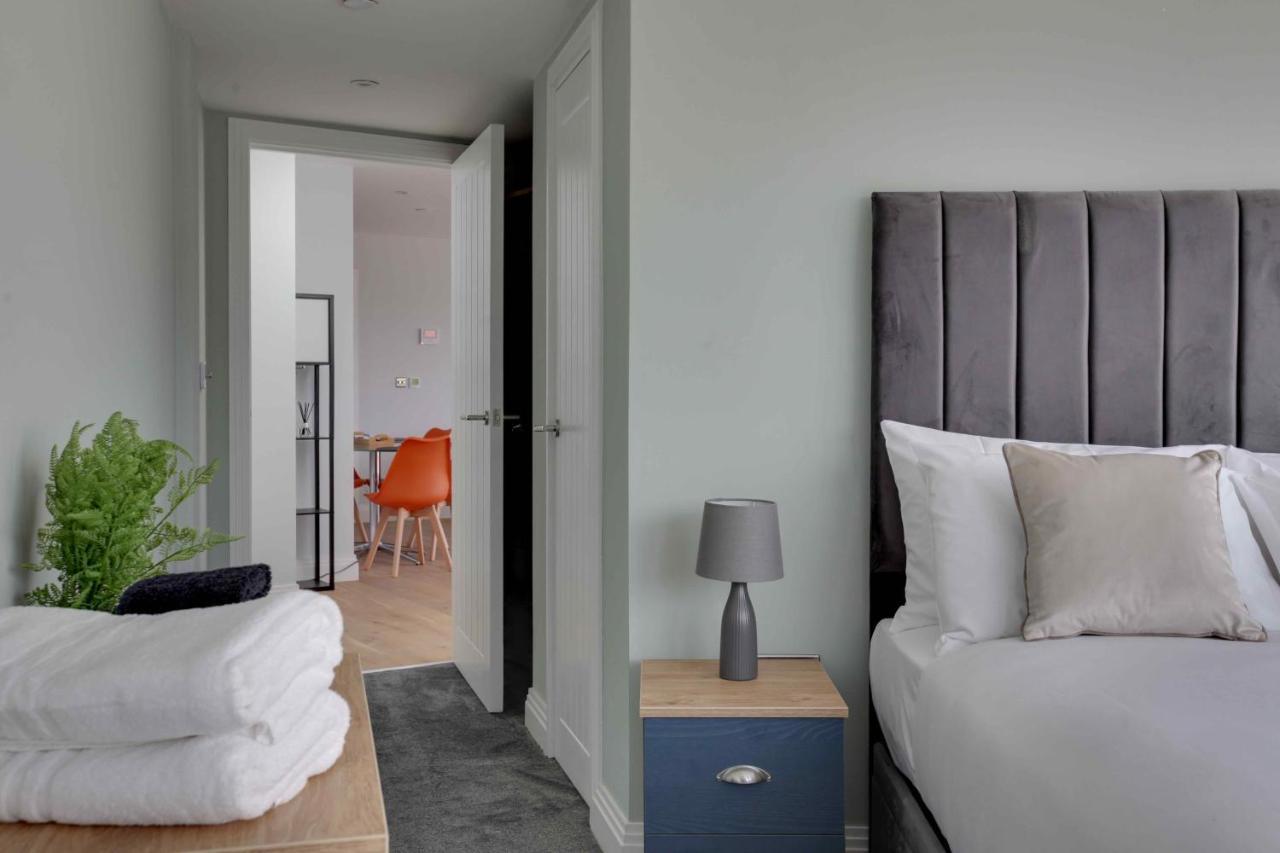 New London Life Executive Apartments Челмсфорд Екстериор снимка