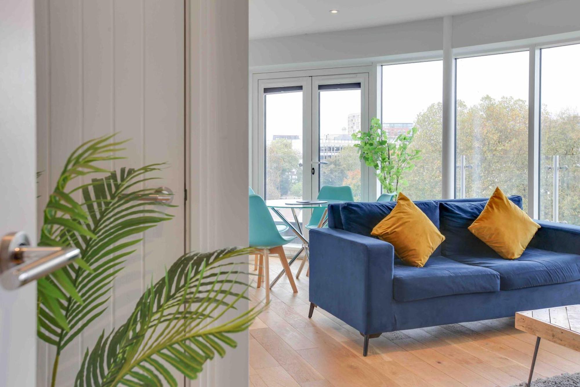 New London Life Executive Apartments Челмсфорд Екстериор снимка