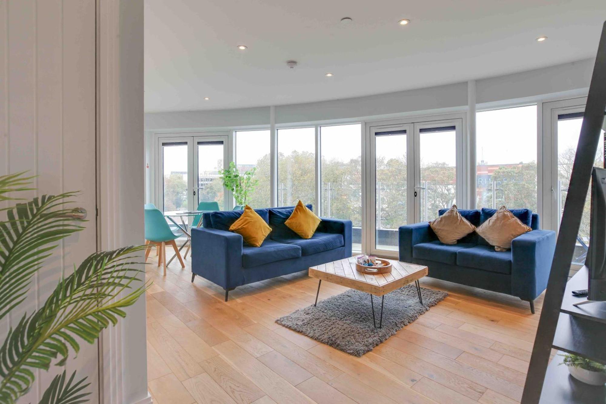 New London Life Executive Apartments Челмсфорд Екстериор снимка